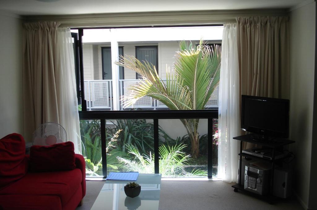 Atlas Suites And Apartments Mount Maunganui Exterior photo